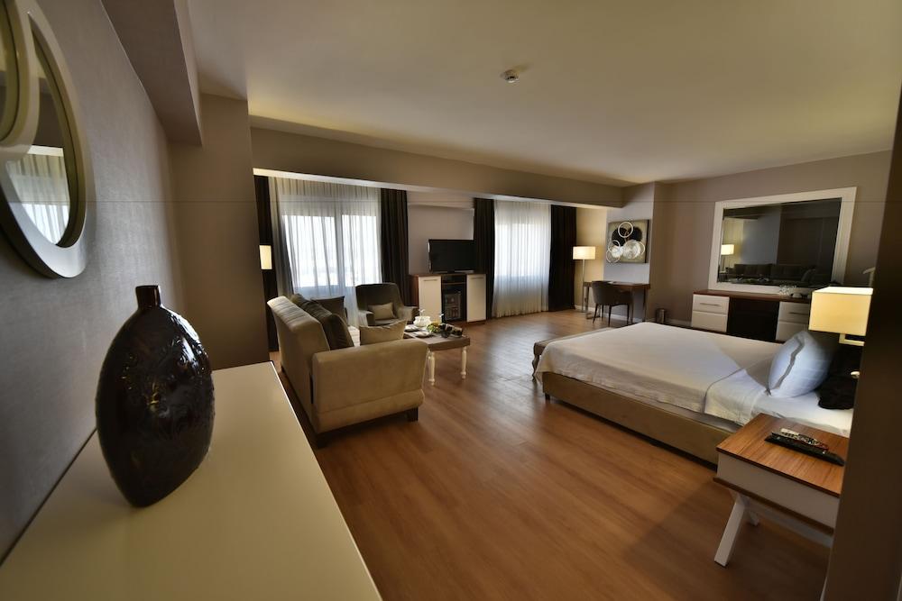 North Point Hotel 代尼兹利 外观 照片