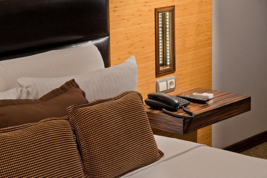 North Point Hotel 代尼兹利 外观 照片